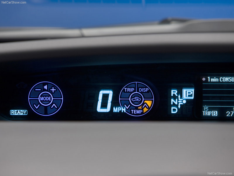 Illustration for article titled New Prius Hybrid Dashboard Photos